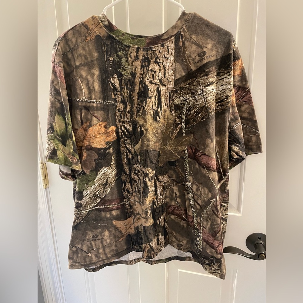 Men’s medium game winner camo Tshirt